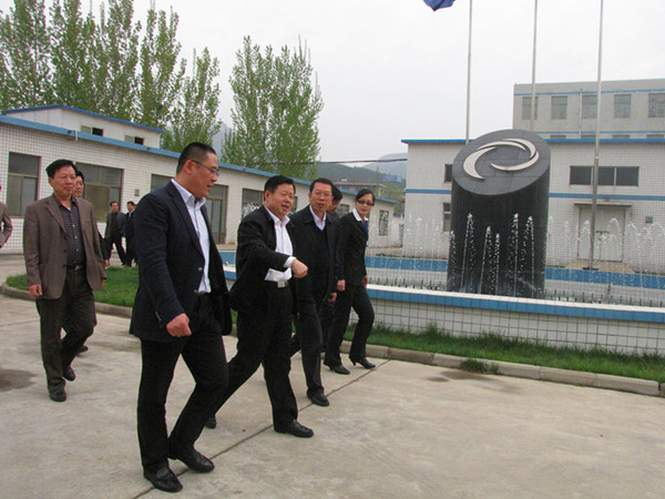 長清區區長張洪武來迅達康視察工作 長清區區長張洪武來迅達康視察工作
